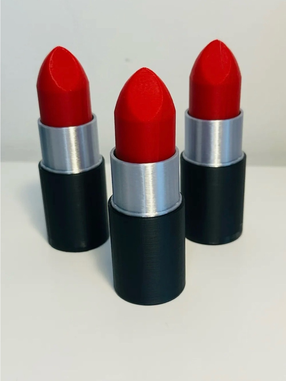 LIPSTICK Fidget Clicker - Picture 2 of 4